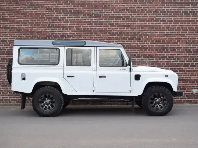 Gebraucht Land Rover Defender 122 PS (89 kW) 2013 Weiß Kombi