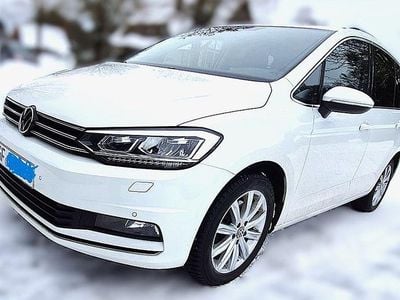 Weiß Gebraucht 2022 VW Touran Highline Van / Kleinbus | 25.000 € (Guter Preis)
