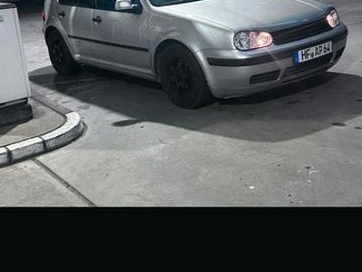 Silber Gebraucht 2002 VW Golf Limousine | 1.400 € (Guter Preis)