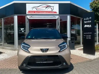 Gebraucht Toyota Aygo X Team 72 PS (52 kW) 2024 Braun SUV