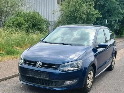 Gebraucht VW Polo 69 PS (50 kW) 2012 Blau Kleinwagen