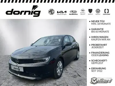 Używany Opel Astra Enjoy 131 KM (96 kW) 2023 Czarny Hatchback
