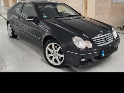 Gebraucht Mercedes C180 146 PS (107 kW) 2004 Schwarz Coupé