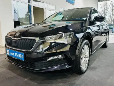 Gebraucht Skoda Scala Ambition 110 PS (80 kW) 2022 Schwarzmagic perleffekt Kleinwagen