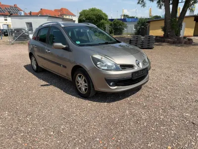 Gebraucht Renault Clio GrandTour Dynamique 101 PS (74 kW) 2008 Stone Kombi