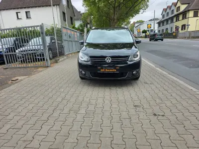 Gebraucht VW Touran Cup 140 PS (102 kW) 2014 Schwarz Van / Kleinbus