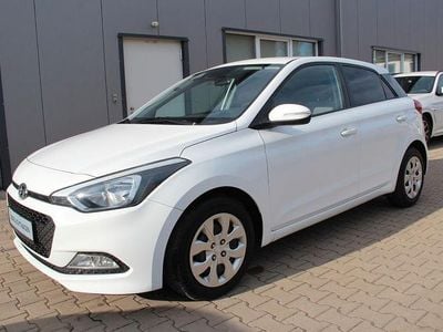Gebraucht Hyundai i20 Trend 75 PS (55 kW) 2016 Weiß Limousine