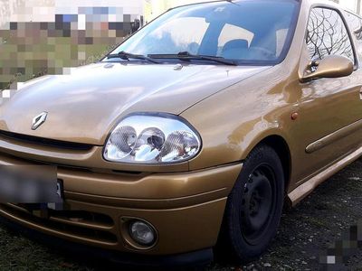 Gebraucht Renault Clio II 98 PS (72 kW) 2000 Gold Kleinwagen