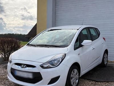 Gebraucht Hyundai ix20 90 PS (66 kW) 2013 Weiß Kleinwagen