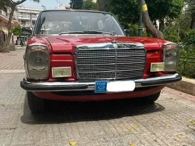 Gebraucht Mercedes 230 163 PS (119 kW) 1974 Rot Limousine