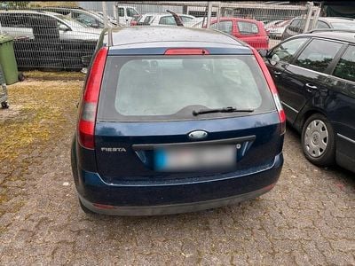 Usata Ford Fiesta 67 CV (49 kW) 2004 Blu Utilitaria