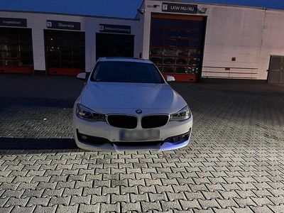 Gebraucht BMW 318 142 PS (104 kW) 2013 Weiß Limousine
