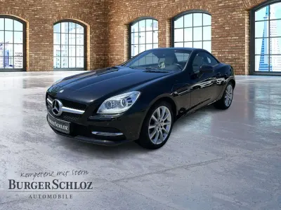 Gebraucht Mercedes SLK250 204 PS (150 kW) 2011 Metalliclack obsidianschwarz metallic Cabrio