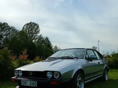 Gebraucht Alfa Romeo GTV 156 PS (114 kW) 1984 Silber Coupé