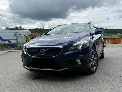 Gebraucht Volvo V40 Ocean Race 190 PS (139 kW) 2014 Blau Limousine