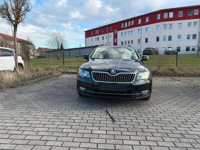 Gebraucht Skoda Superb Ambition 170 PS (125 kW) 2015 Schwarz Kombi