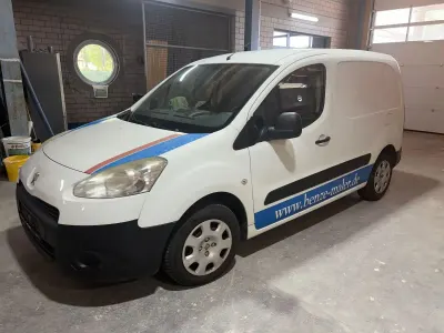 Gebraucht Peugeot Partner Tepee Allure 114 PS (83 kW) 2014 Weiß Van / Kleinbus