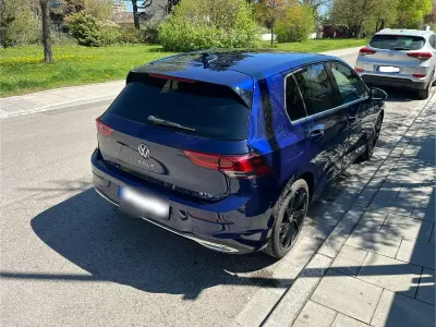 Gebraucht VW Golf VIII Style 131 PS (96 kW) 2023 Blau Limousine