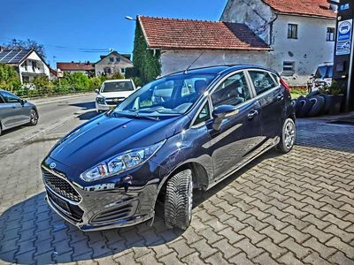 Usata Ford Fiesta Trend 82 CV (60 kW) 2016 Nero Utilitaria