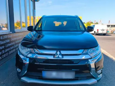 Gebraucht Mitsubishi Outlander Plus 150 PS (110 kW) 2016 Schwarz SUV