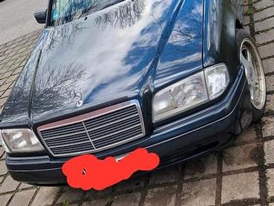 Usata Mercedes 180 122 CV (89 kW) 1995 Nero Berlina