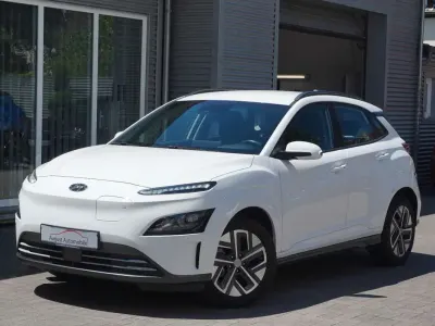 Gebraucht Hyundai Kona Select 100 kW (136 PS) 2023 Weiß SUV