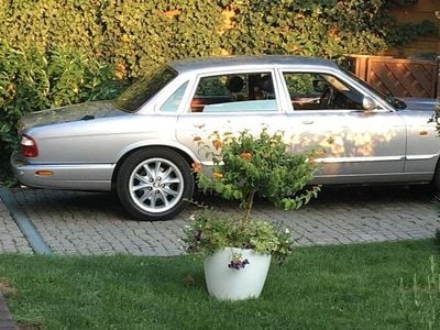 Silber Gebraucht 2000 Jaguar XJ8 Limousine | 10.500 €