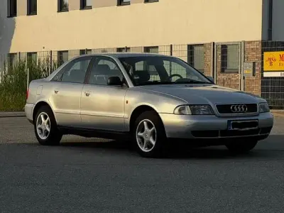 Gebraucht Audi A4 101 PS (74 kW) 1997 Silber Limousine