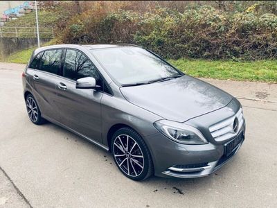 Mercedes B200
