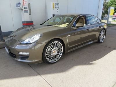 Gebraucht Porsche Panamera S 544 PS (400 kW) 2010 Braun metallic Limousine