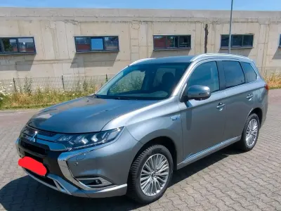Gebraucht Mitsubishi Outlander P-HEV 224 PS (164 kW) 2018 SUV