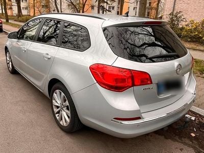 Gebraucht Opel Astra 140 PS (102 kW) 2013 Silber Kombi