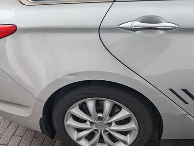 Silber Gebraucht 2014 Hyundai i40 Premium Kombi | 9.200 € (Fairer Preis)