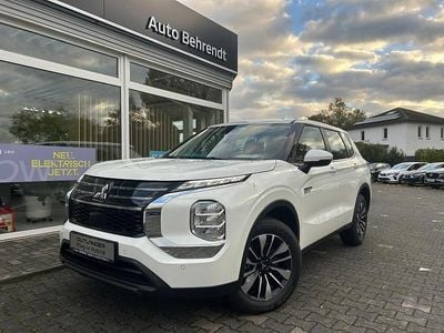 Neu Mitsubishi Outlander P-HEV Basis 306 PS (225 kW) 2025 Andenweiß SUV