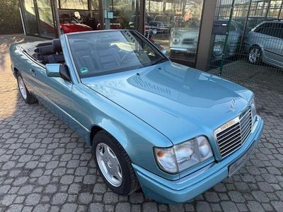 Gebraucht Mercedes E220 Sportline 150 PS (110 kW) 1994 Blau Cabrio