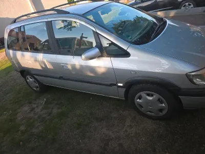 Gebraucht Opel Zafira 101 PS (74 kW) 2004 Silber Van / Kleinbus