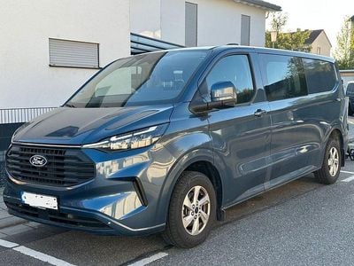 Usata Ford Tourneo Limited 170 CV (125 kW) 2024 Blu Monovolume