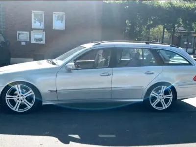 Gebraucht Mercedes E320 230 PS (169 kW) 2009 Silber Kombi