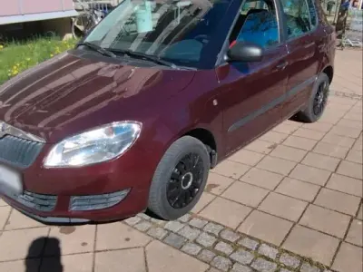 Gebraucht Skoda Fabia 60 PS (44 kW) 2010 Rot Limousine