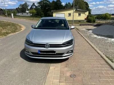 Gebraucht VW Polo Highline 95 PS (69 kW) 2019 Silber Kleinwagen