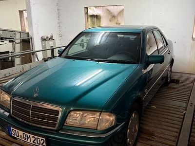 Grün Gebraucht 1997 Mercedes C180 Elegance Limousine | 7.000 € (Teuer)