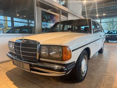 Weiß Gebraucht 1983 Mercedes 200 Kombi | 21.900 €