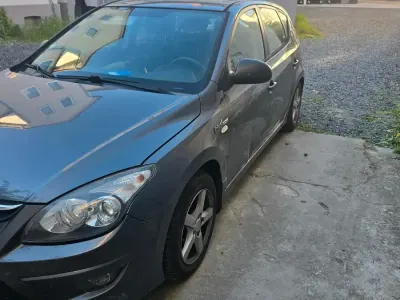 Gebraucht Hyundai i30 74 PS (54 kW) 2011 Kleinwagen