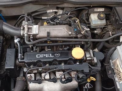 Occasion Opel Astra Njoy 84 PK (61 kW) 2004 Zilver Sedan