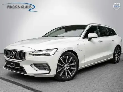 Używany Volvo V60 Inscription 349 KM (256 kW) 2022 Biały Kombi