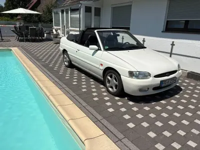 Gebraucht Ford Escort Cabriolet 116 PS (85 kW) 1996 Weiß Cabrio