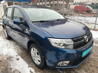 Blau Gebraucht 2017 Dacia Sandero Lauréate Limousine | 6.999 € (Guter Preis)