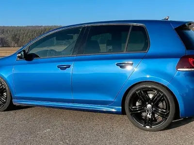 Second-hand VW Golf VII R 271 CP (199 kW) 2013 Albastru Berlinǎ