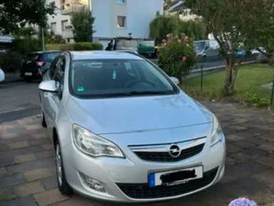 Gebraucht Opel Astra 110 PS (80 kW) 2012 Silber Kombi
