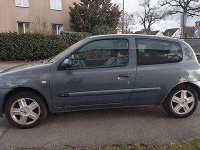 Gebraucht Renault Clio II Authentique 58 PS (42 kW) 2005 Silber Limousine